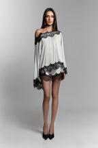 Lace trim set in light grey