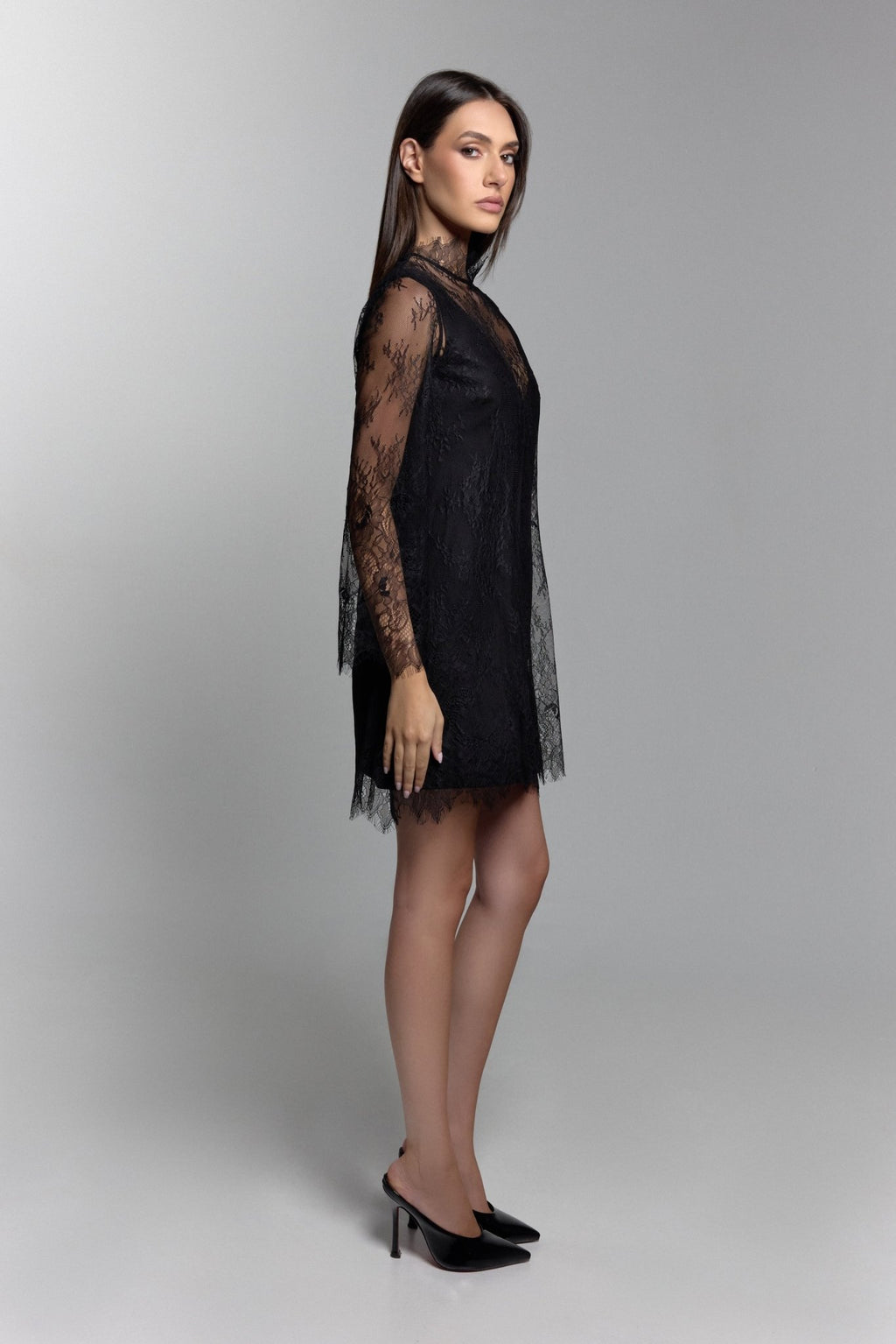 V-Neck Dress in Black - ZAIANI