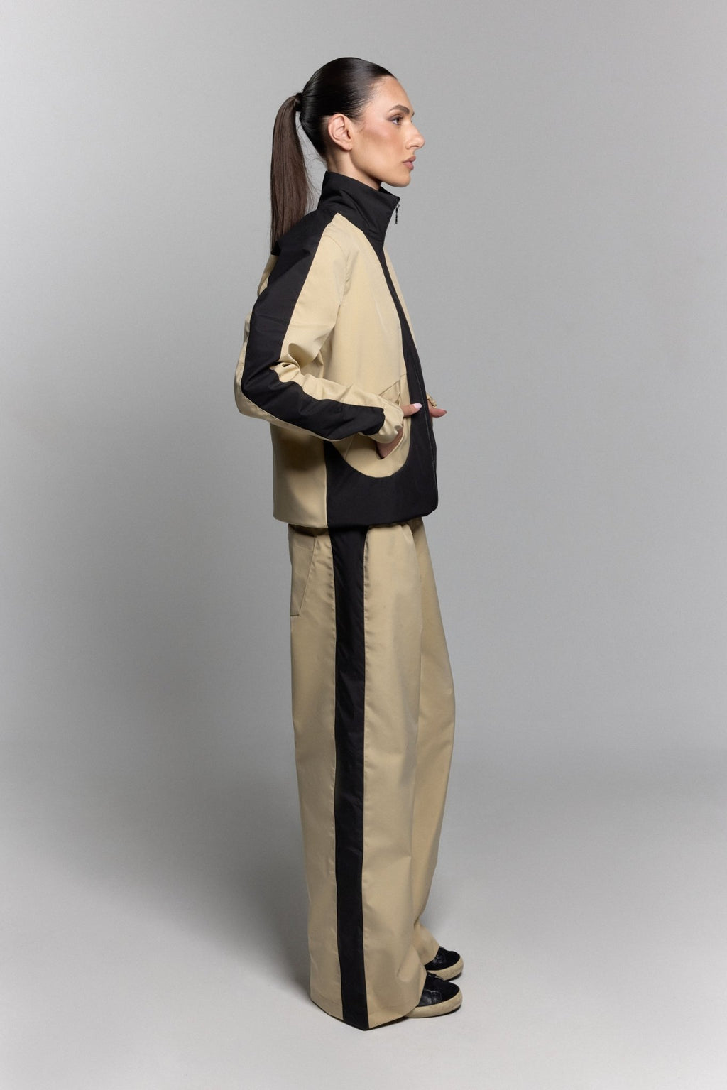 ZAIANI WATER-REACTIVE SET in Beige - ZAIANI